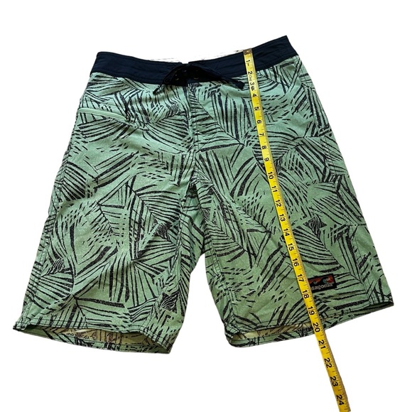 Patagonia Wavefarer Rain Fern Speckle Vjosa Green Boardshorts, Sz 30 - Picture 7 of 11